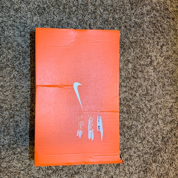 Nike Soccer Cleats - Picture 8 of 8